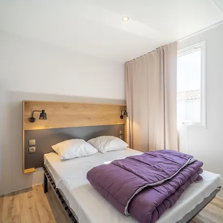 مكان تخييم Les Genets سان جان دي مونت