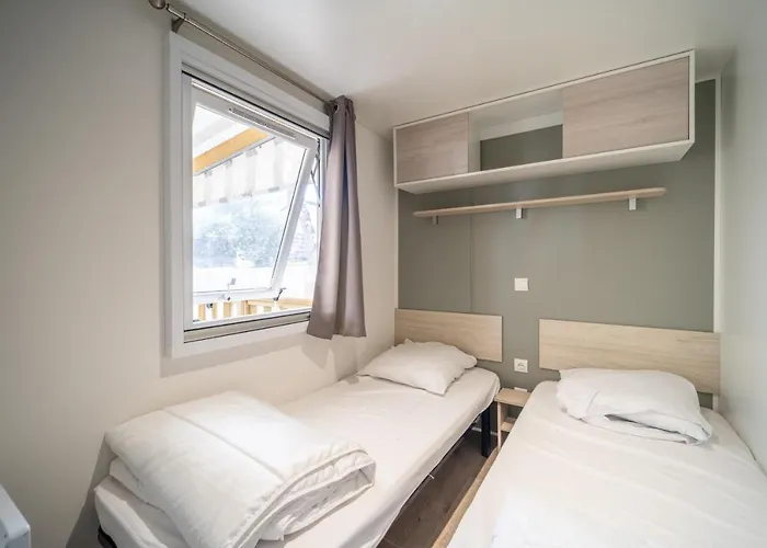 Les Genets Camping *