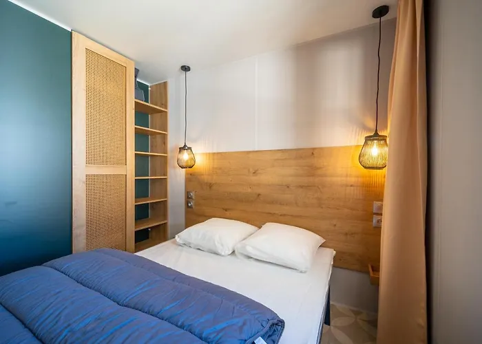 Les Genets * Σαιν-Ζαν-ντε-Μον