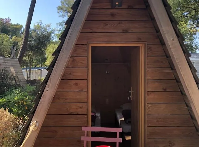 Les Genets * Σαιν-Ζαν-ντε-Μον