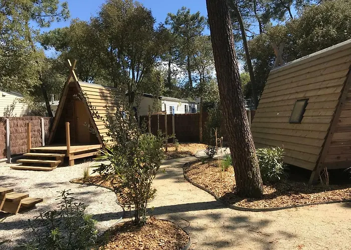 Les Genets Σαιν-Ζαν-ντε-Μον